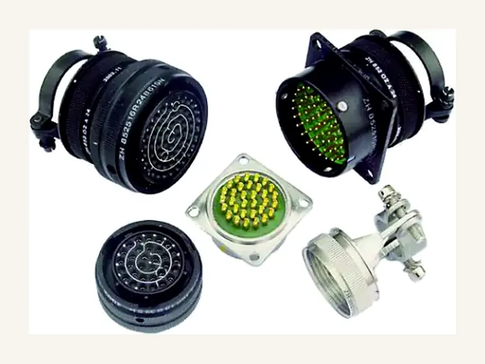 Industrial circular connector family configurations